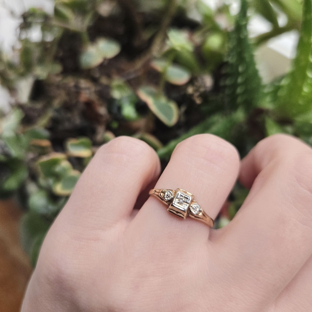 Vintage 10K Art Deco Diamond Engagement Ring, size 6.5 - Picture 8 of 16